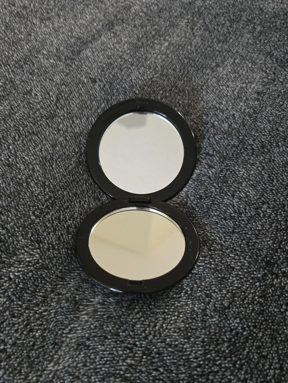 Compact Pressed Powder Mirror